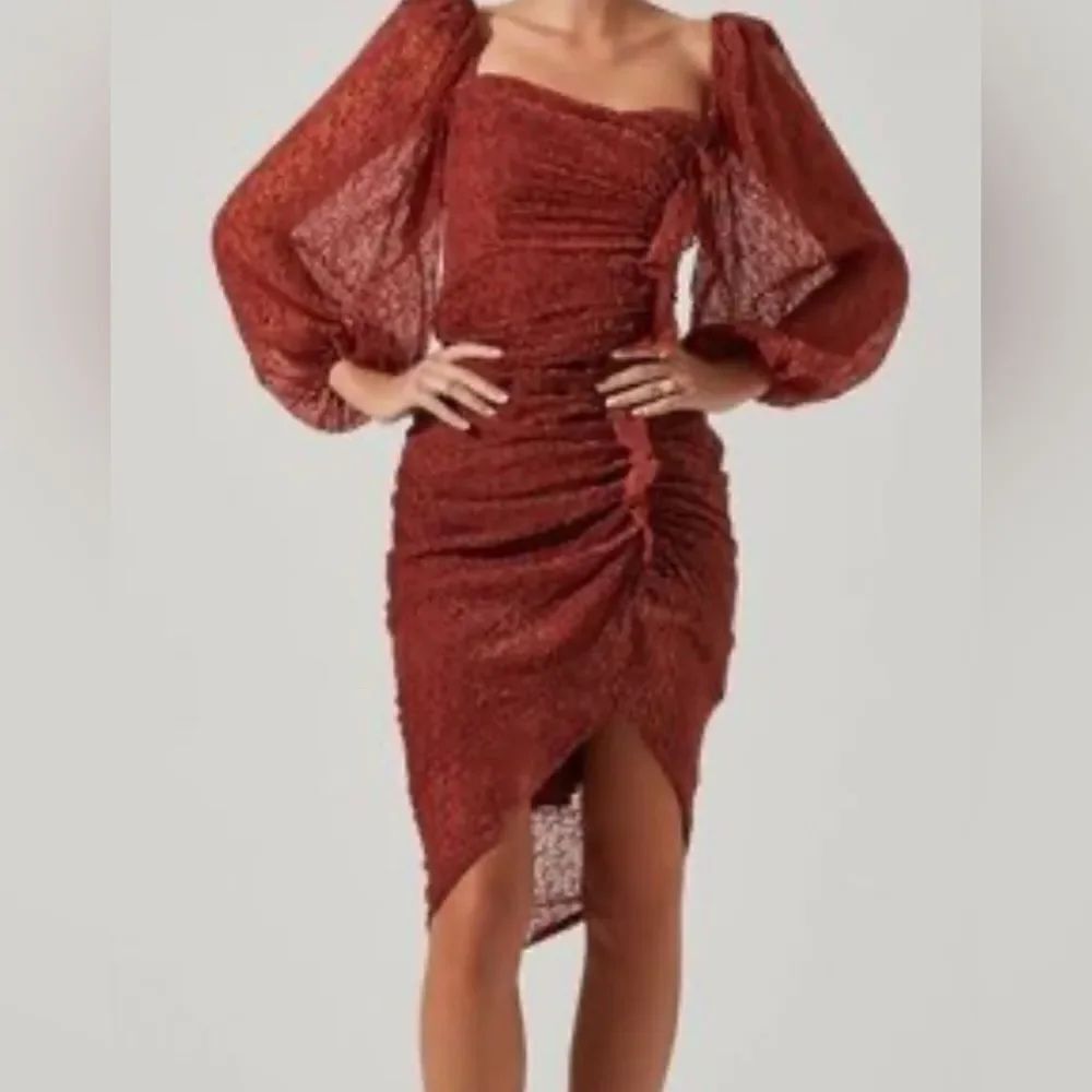 ASTR THE LABEL 
Athens Ruched Long Sleeve Dress NWT Size XS